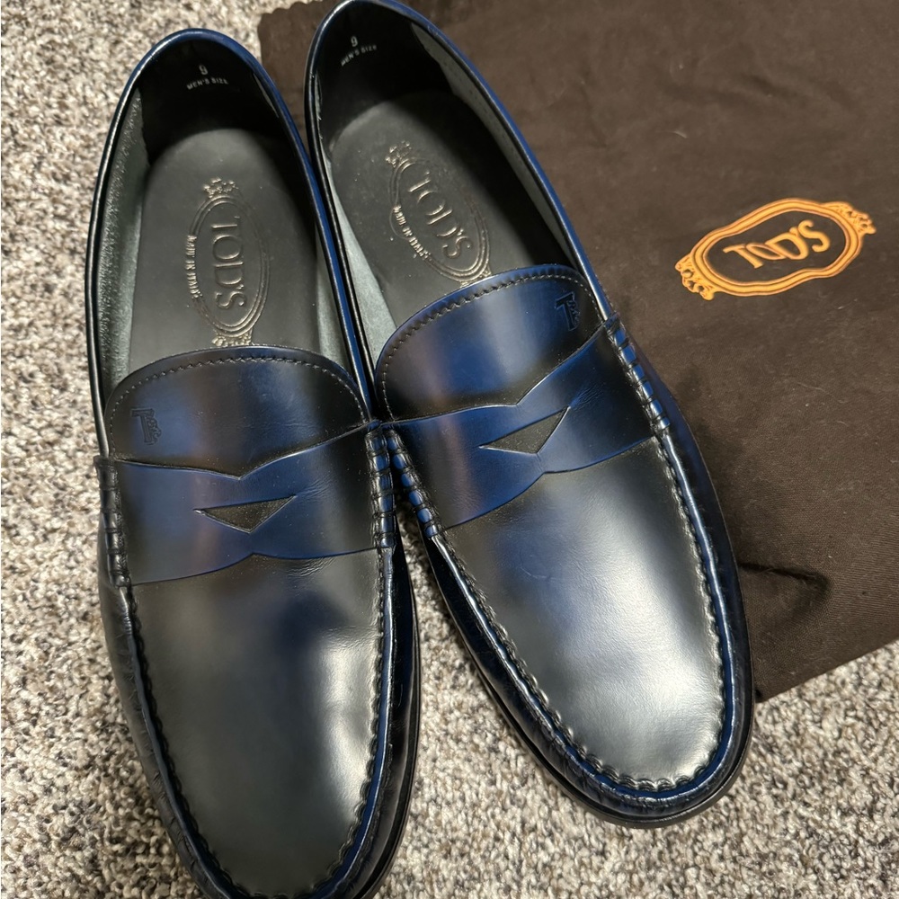 Tod’s Men’s blue leather loafers